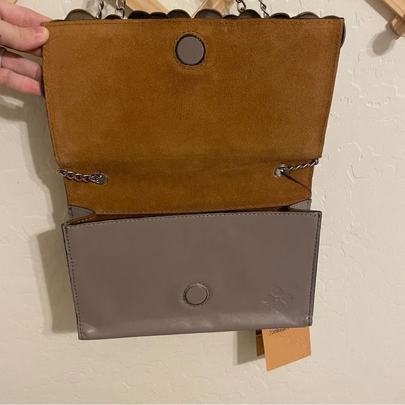 NWT Patricia Nash Petals Leather Crossbody Stone Grey - Picture 9 of 11